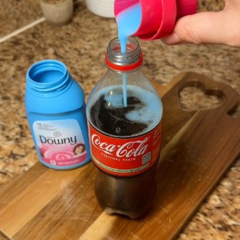 🧴🥤 Cola und Weichspüler = Genialer Reinigungs-Hack! ✨🤯