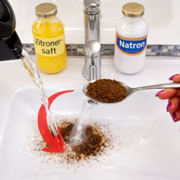 Dieser Kaffee-Zitronen-Natron-Trick löst ein typisches Badezimmerproblem