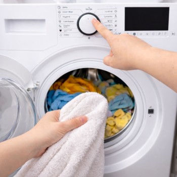 Fast jede Waschmaschine kann Wäsche trocknen…aber diesen versteckten Trick kennen nur wenige! ✨
