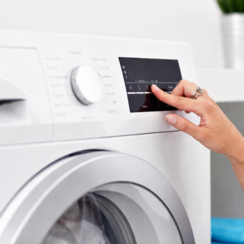 🧺 Diese versteckte Funktion im Trockner spart dir Bügelzeit – was wirklich dahinter steckt